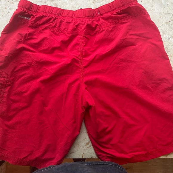 Columbia Bright Red Omni-Shade Shorts - Picture 4 of 6